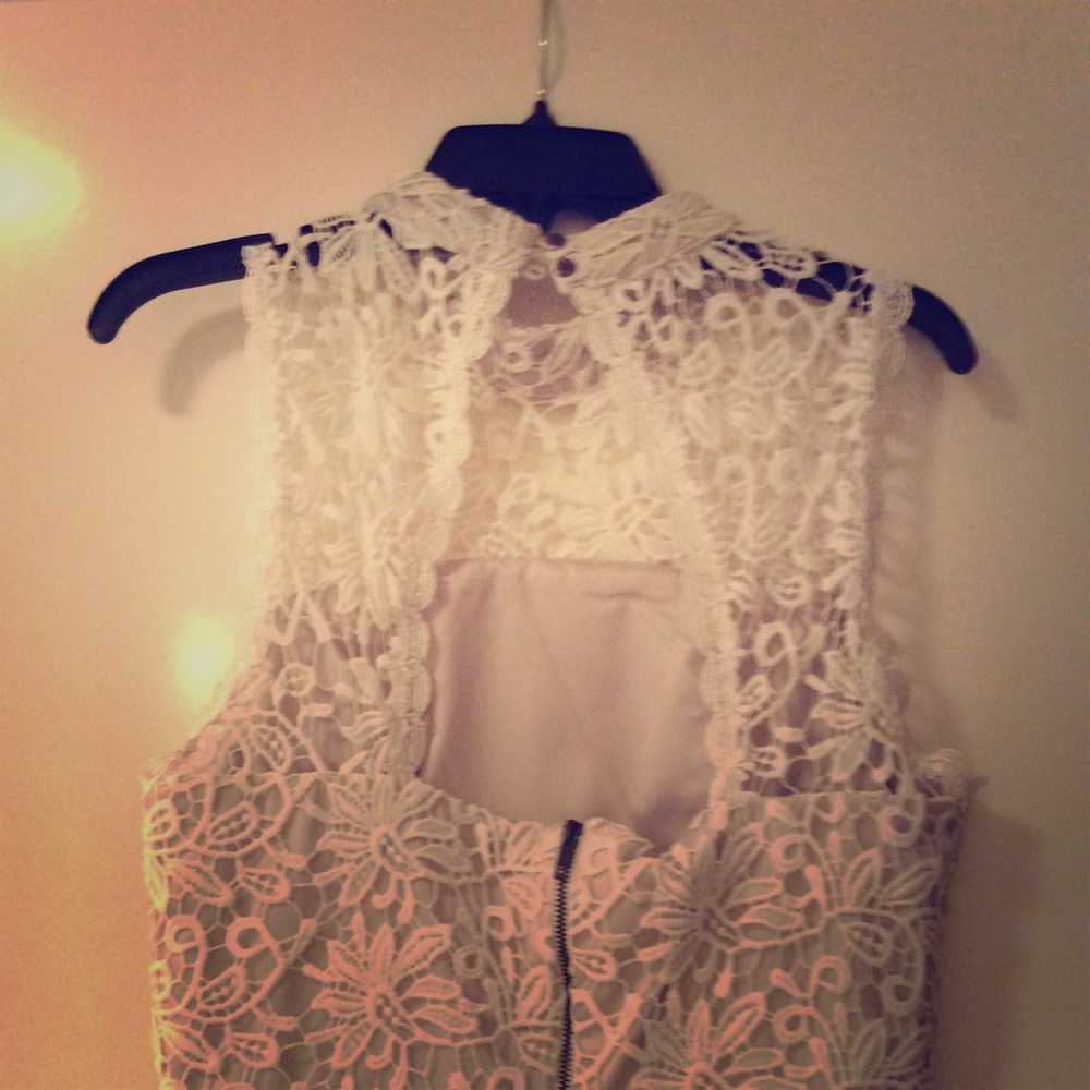 GB White Lace High-neck Sleeveless Dress